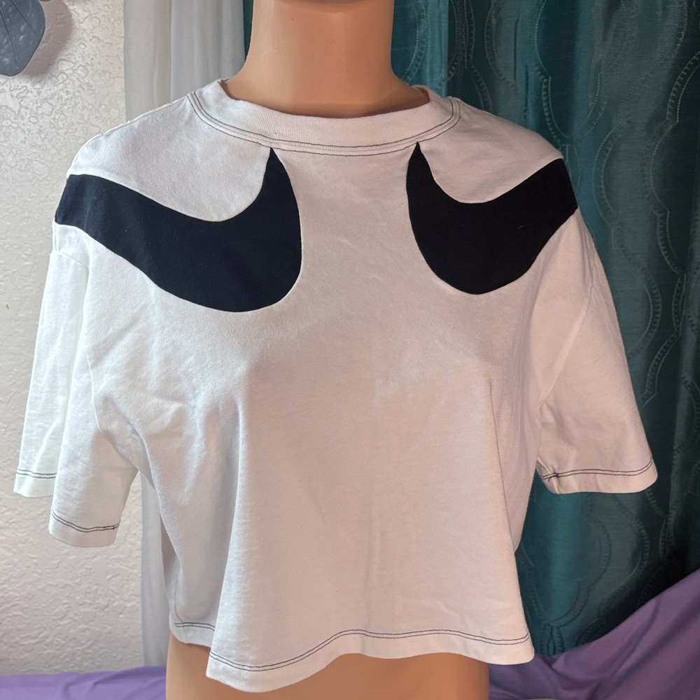 Nike Women's Black and White Crop Top